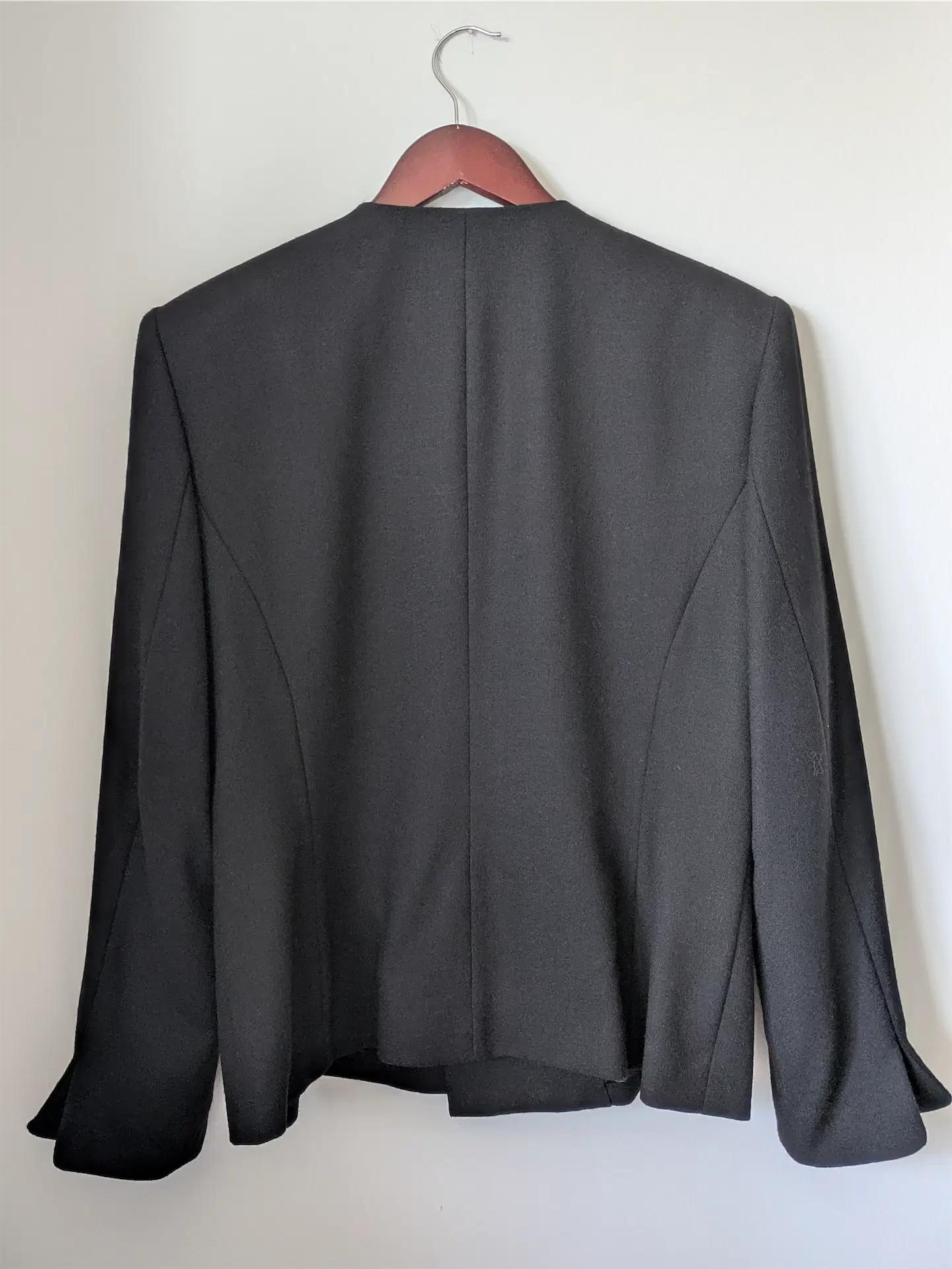 Black 80s Vintage Blazer - Dark Academia, Preppy, or Old Money Look (Size M/L)