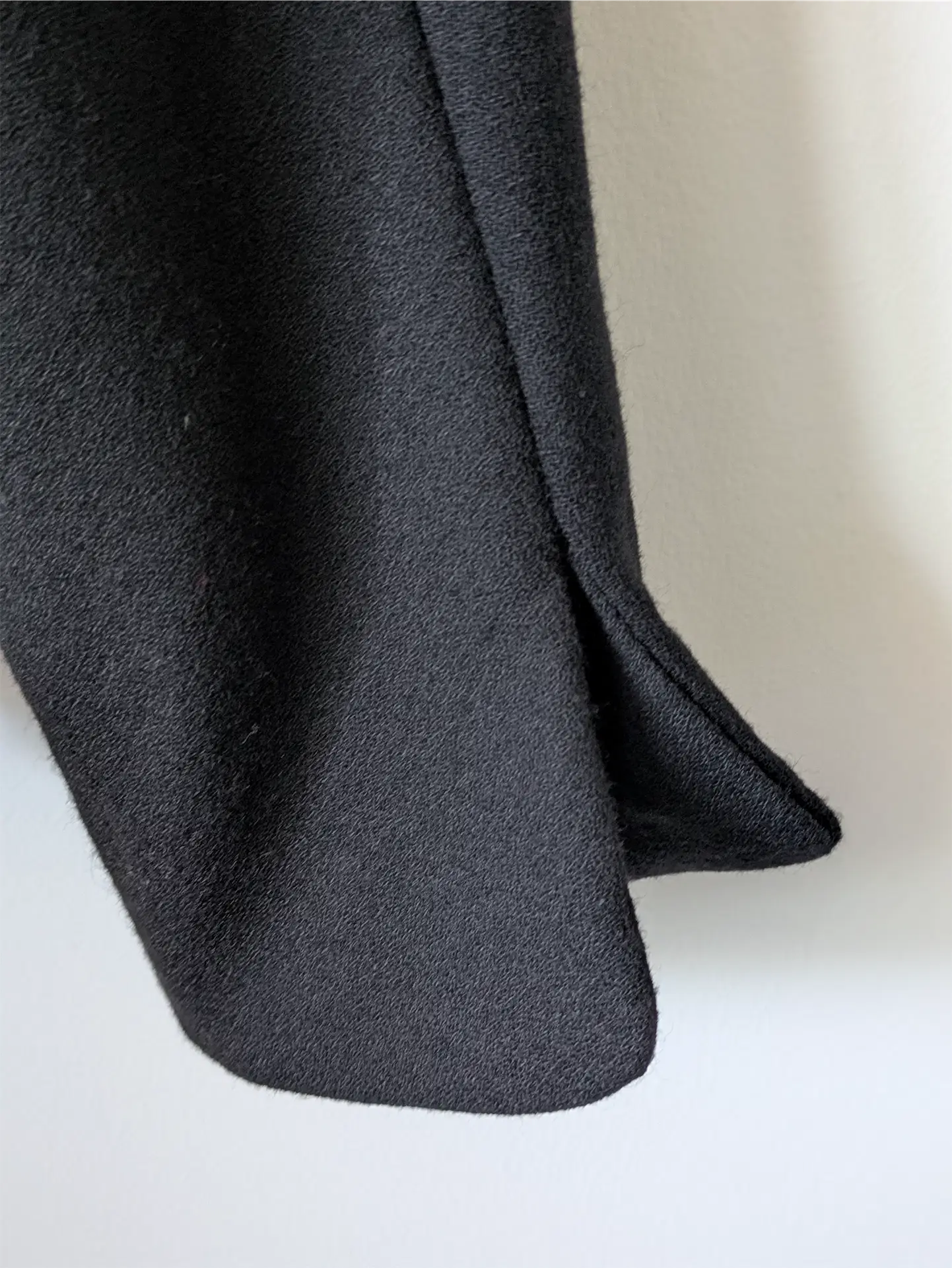 Black 80s Vintage Blazer - Dark Academia, Preppy, or Old Money Look (Size M/L)