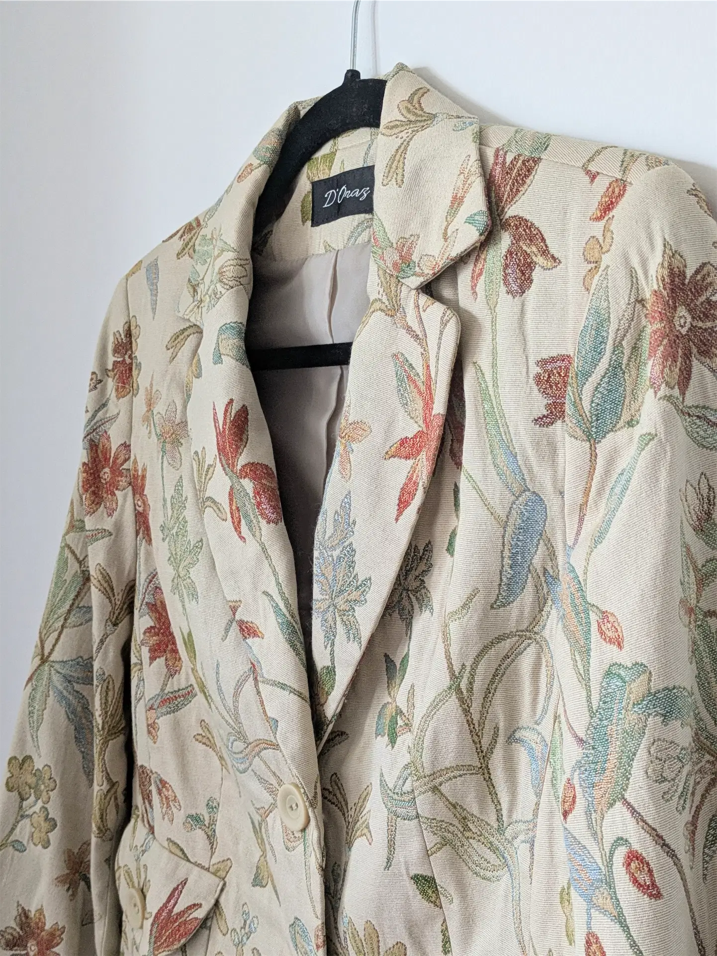 Beige Floral Vintage Blazer - Nature Tapestry / Flower Embroidery (Size S/M)