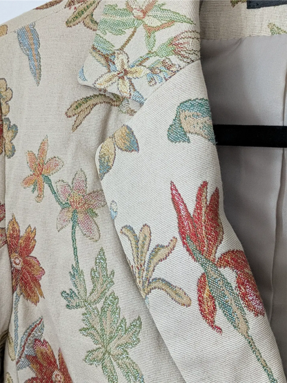 Beige Floral Vintage Blazer - Nature Tapestry / Flower Embroidery (Size S/M)