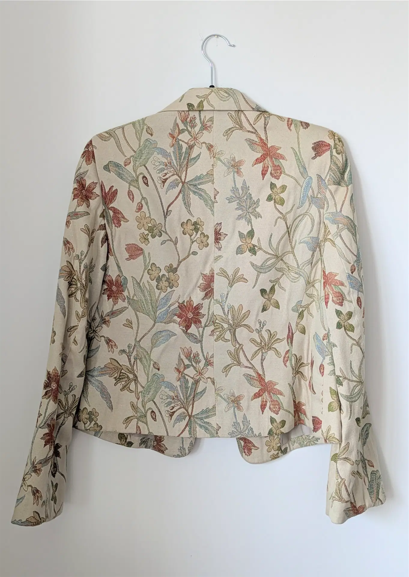 Beige Floral Vintage Blazer - Nature Tapestry / Flower Embroidery (Size S/M)