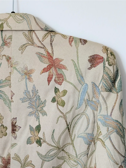 Beige Floral Vintage Blazer - Nature Tapestry / Flower Embroidery (Size S/M)