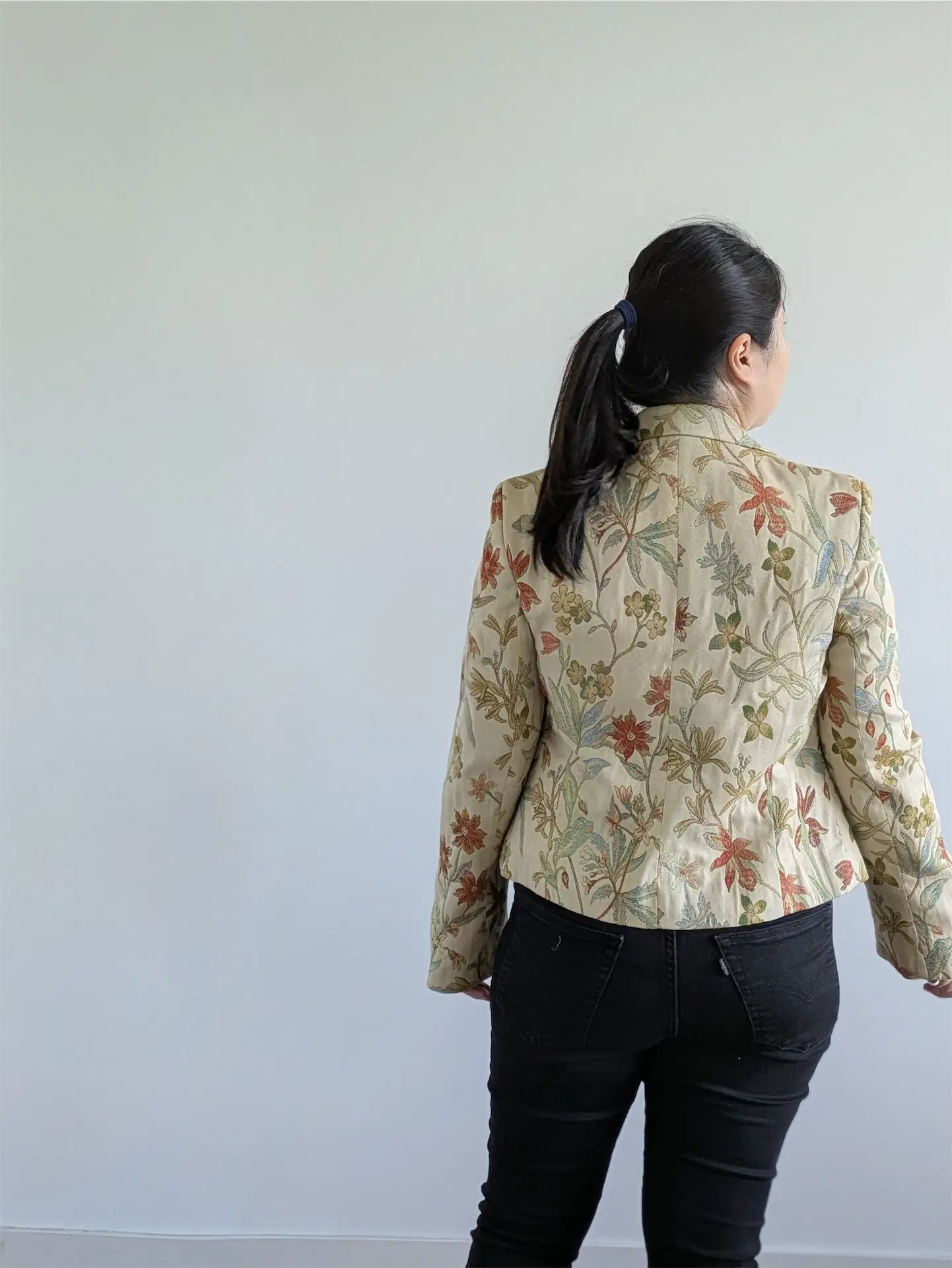 Beige Floral Vintage Blazer - Nature Tapestry / Flower Embroidery (Size S/M)