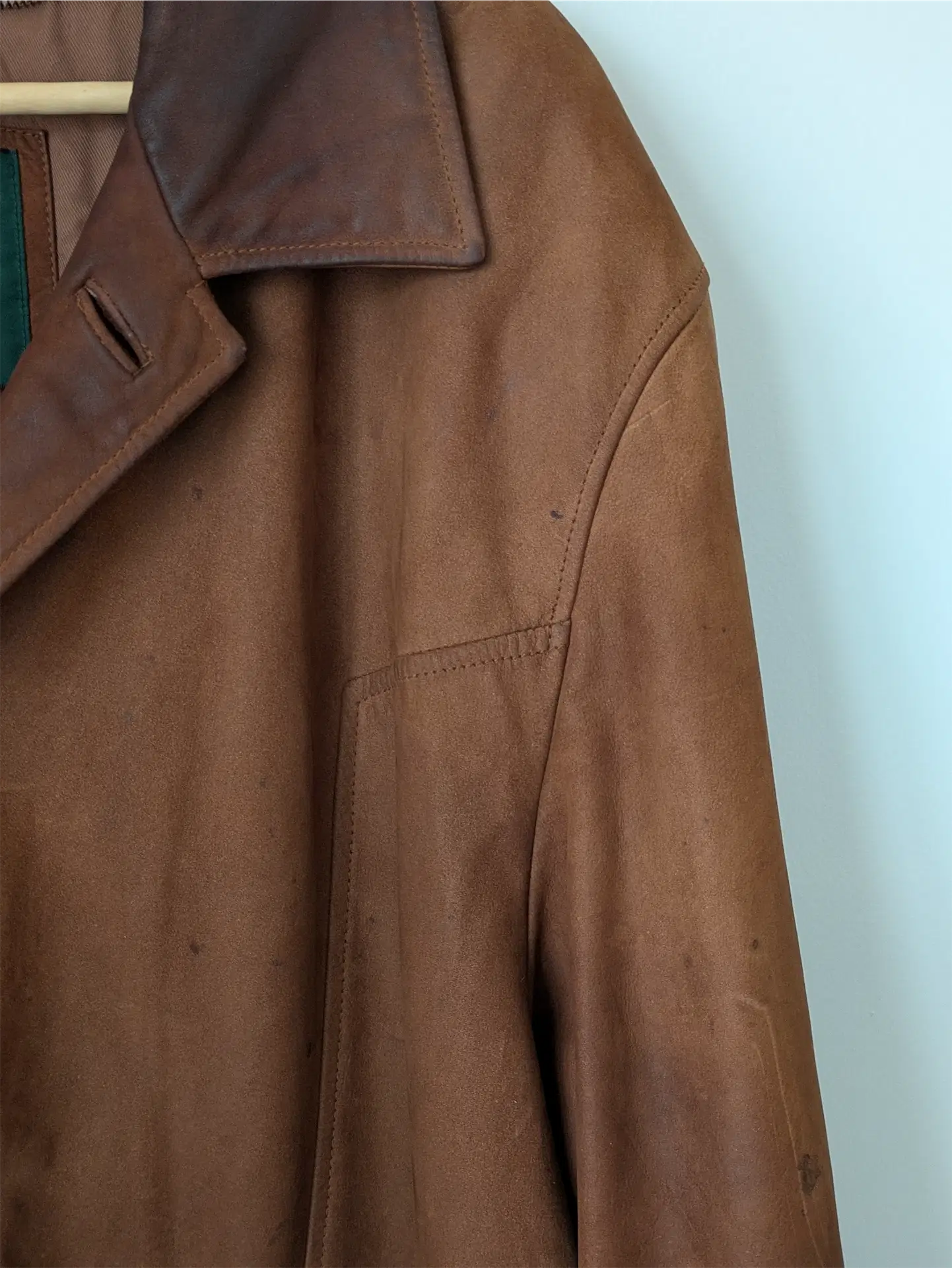 Brown Vintage Leather Coat - Danier (Men's Size XL / XXL)