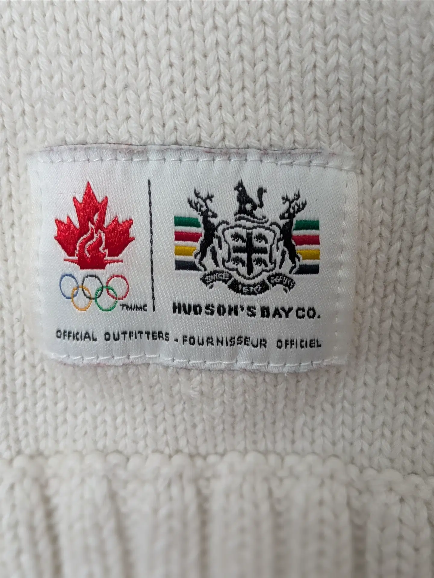 Official 2010 Olympics Team Canada Sweater - Hudson's Bay, Size M