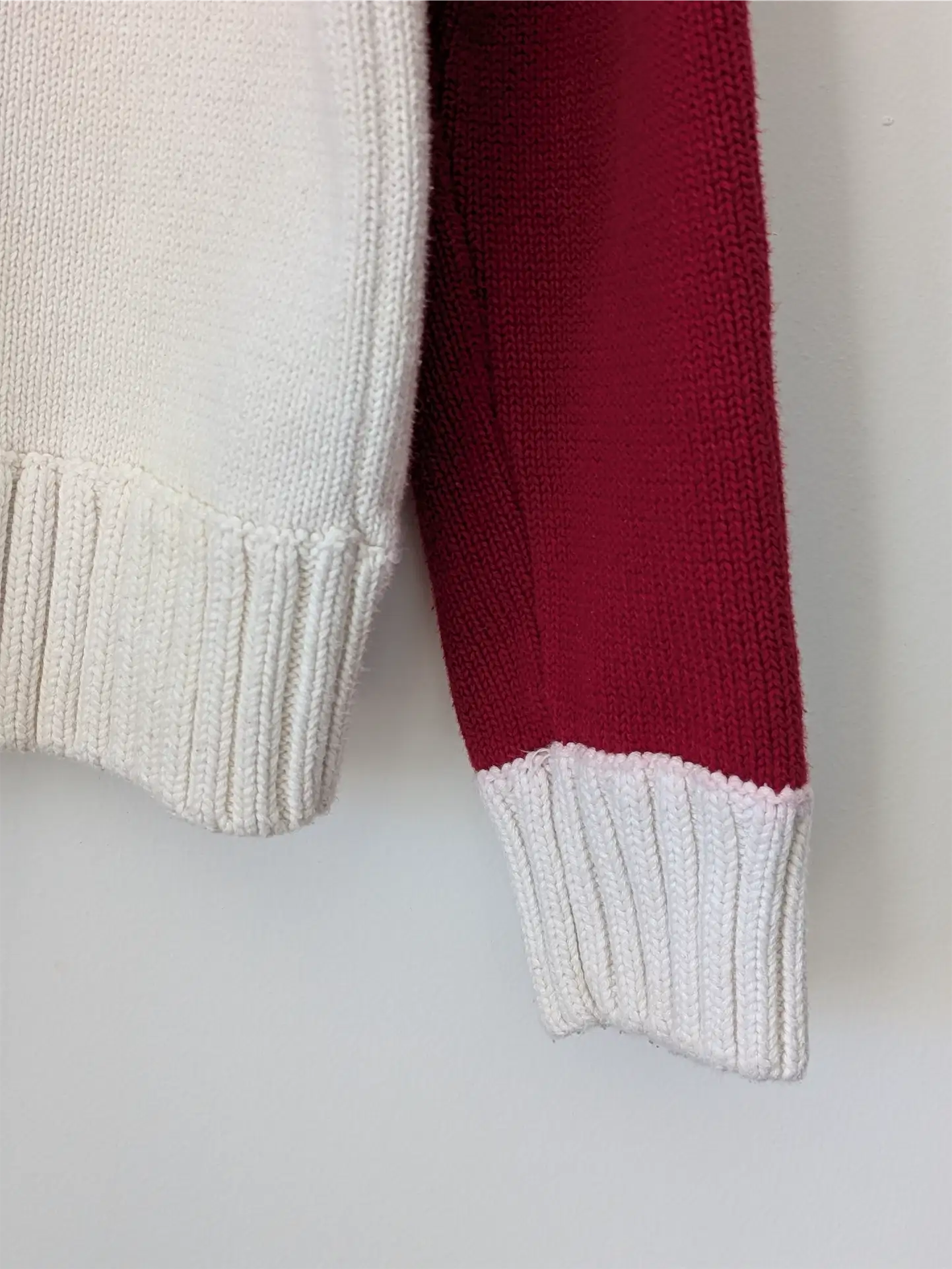 Official 2010 Olympics Team Canada Sweater - Hudson's Bay, Size M